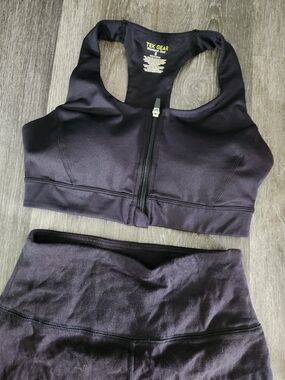 Tek Gear Women’s Black Racerback Zip-Front Sports Bra And Matching Leggings Smal